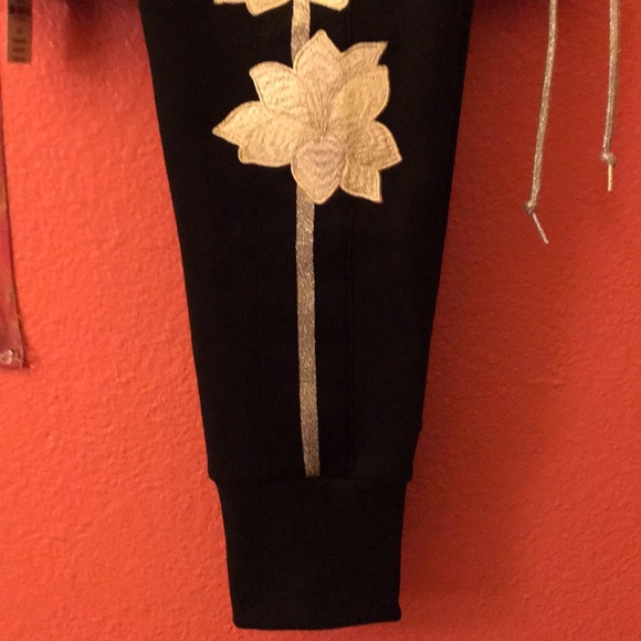 Victoria’s Secret Pink joggers - Picture 2 of 6